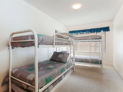 Casa Mia', 1/8 Catalina Close - Between Little Beach & Shoal Bay Beach - Accommodation Burleigh 3