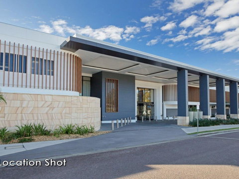 Casa Mia', 1/8 Catalina Close - Between Little Beach & Shoal Bay Beach - Accommodation Burleigh 1