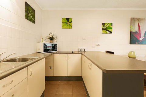 Cascade Gardens - Accommodation Burleigh 1
