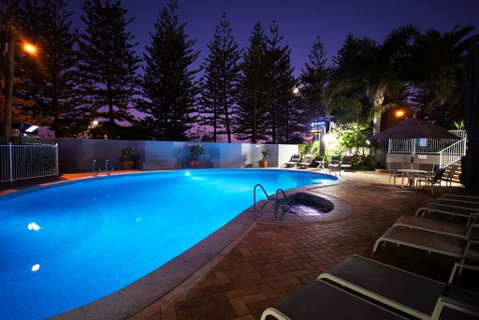 Cashelmara Beachfront Apartments - Accommodation Burleigh 2