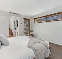 CASTWOOD VILLA No. 1 - Accommodation Burleigh