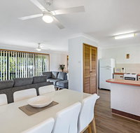 Catalina 12 Holiday House - Walk to Beaches - Accommodation Burleigh