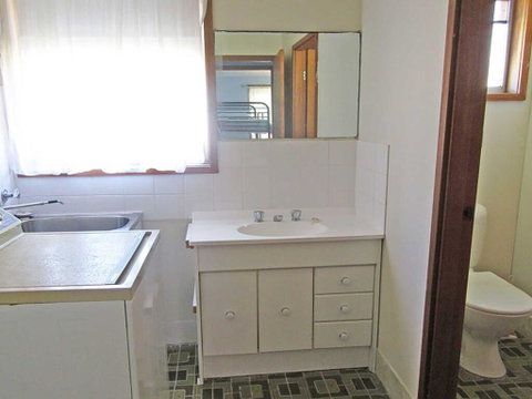 Catalina', 7 Catalina Close - Air Conditioned Large Home With Boat Parking - Accommodation Burleigh 2