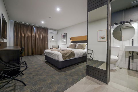 CBD Motor Inn - Accommodation Burleigh 0