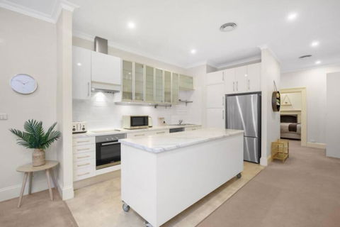 Central And Charming On Wallace - Accommodation Burleigh 1