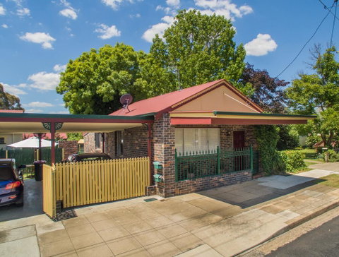 Central Armidale 2-Bedroom Apartment - Accommodation Burleigh 0