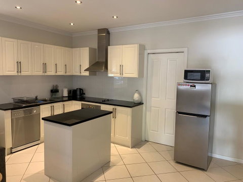 Central Armidale 2-Bedroom Apartment - Accommodation Burleigh 1
