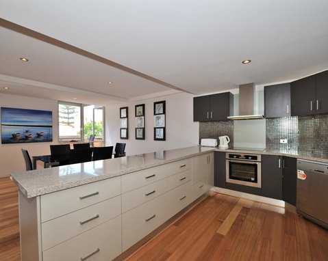 Central South Terrace Apartment - Accommodation Burleigh 1