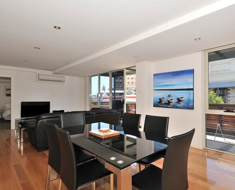 Central South Terrace Apartment - Accommodation Burleigh 0