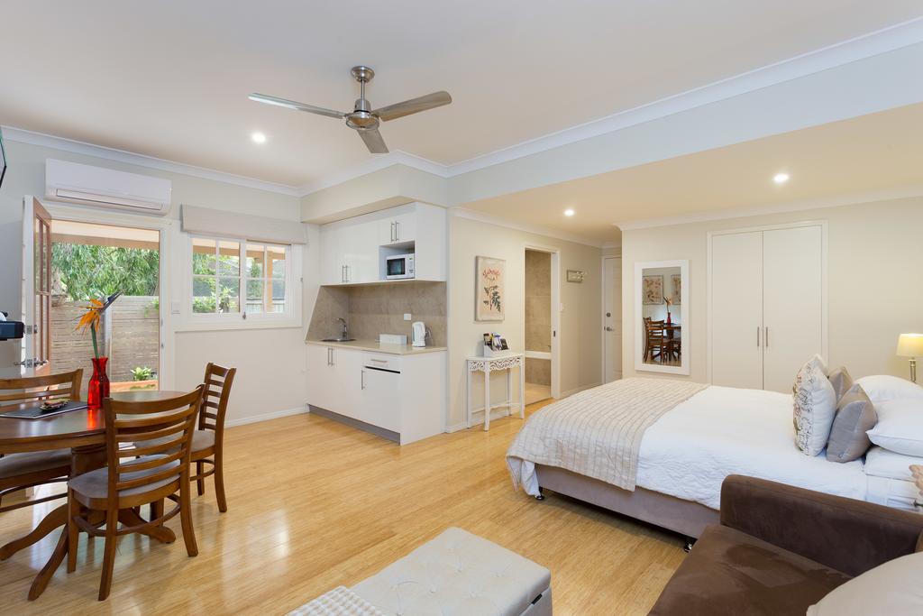 Chapel Hill QLD Accommodation Burleigh