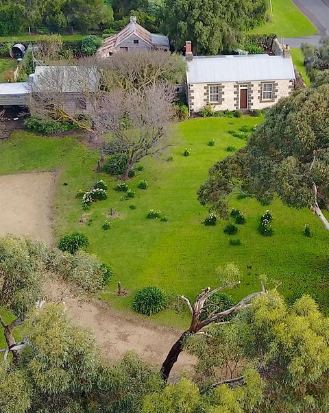 Cherry Plum Cottages - Accommodation Burleigh 3