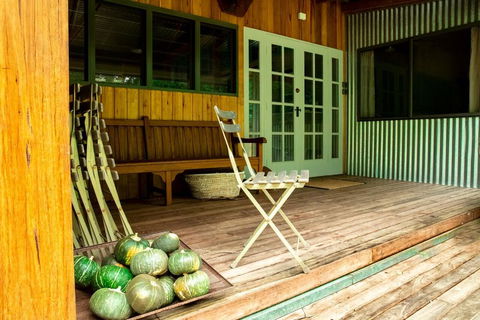 Chevys Rest - Accommodation Burleigh 0
