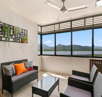 Chic City Apartment with Waterfront Views - Accommodation Burleigh