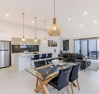 Chimneys On Bank - Accommodation Burleigh