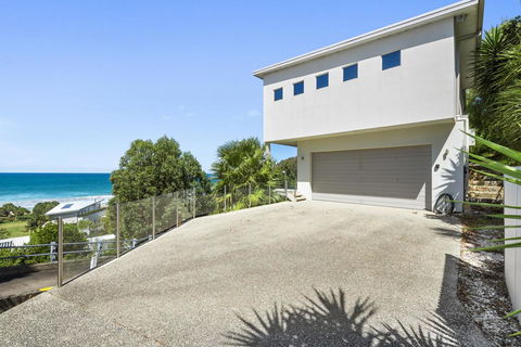 Cinque Terre Beach House - Accommodation Burleigh 1