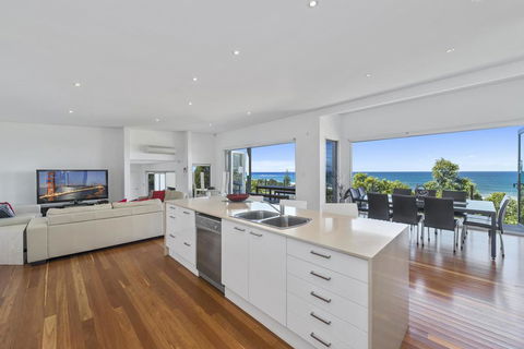 Cinque Terre Beach House - Accommodation Burleigh 2