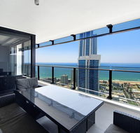 Circle on Cavill Private 2 Bed Ocean View