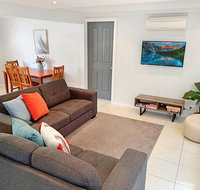 City Center - Modern 2-Bedroom Apartment - Accommodation Burleigh