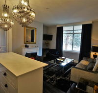 City Life Apartment-full kitchen  separate bedroom - Accommodation Burleigh