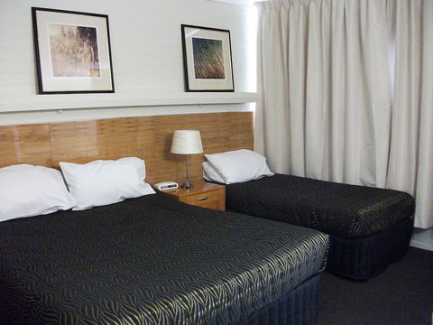 City Park Motel And Apartments - Accommodation Burleigh 1