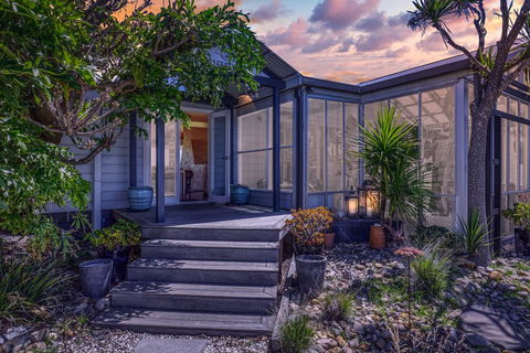 Cliff Top - Accommodation Burleigh 3