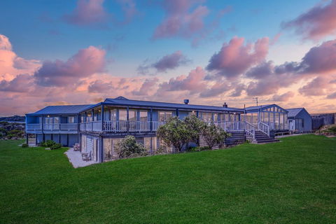 Cliff Top - Accommodation Burleigh 0