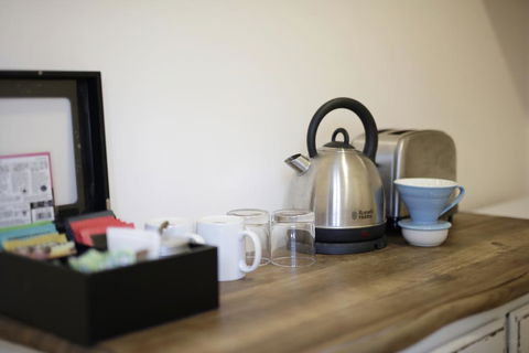 Cliff Top - Accommodation Burleigh 2