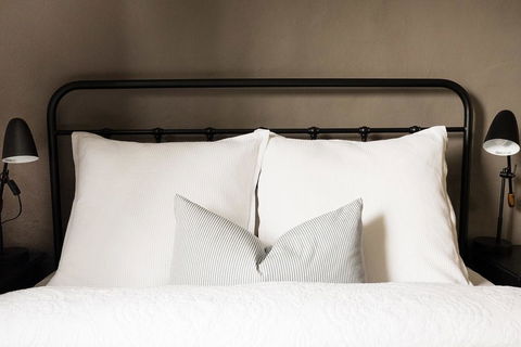 Clonmara Country House And Cottages - Accommodation Burleigh 1