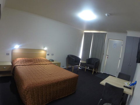 CluBarham Motel - Accommodation Burleigh 2
