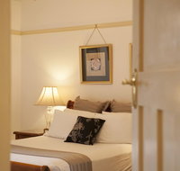 Cobb  Co Court Boutique Hotel - Accommodation Burleigh