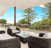 Coco de Mer Beach Villa - Accommodation Burleigh