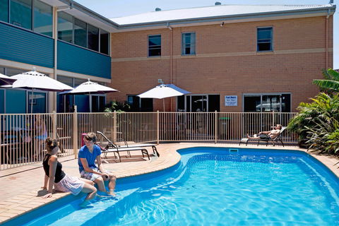 Coffs Harbour YHA - Accommodation Burleigh 3