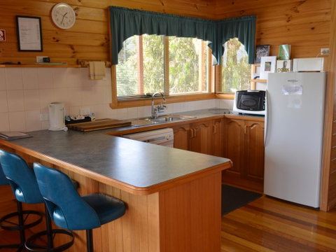 Coles Bay House - Accommodation Burleigh 2