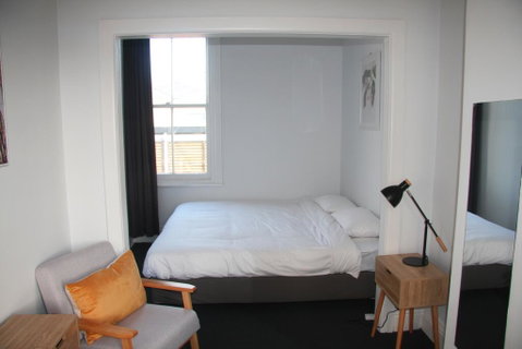 College Lawn Hotel - Accommodation Burleigh 3