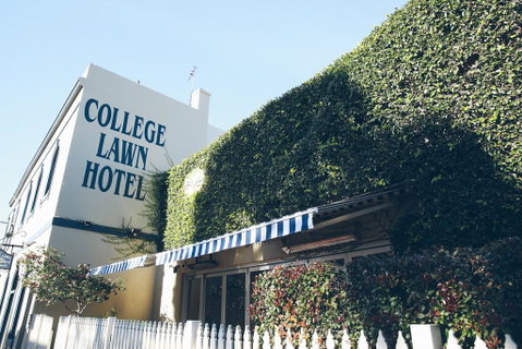 College Lawn Hotel - Accommodation Burleigh 1