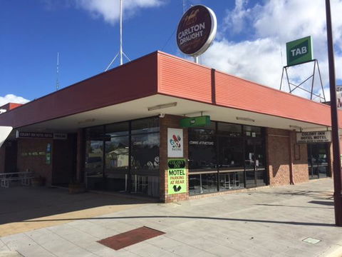 Colony Inn Hotel - Accommodation Burleigh 0