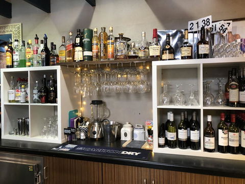 Colony Inn Hotel - Accommodation Burleigh 1