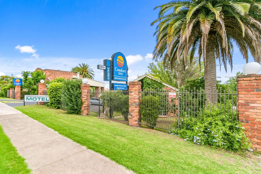 Macleod West VIC Accommodation Burleigh