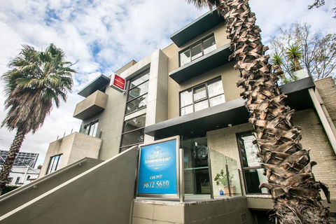Comfy Kew Apartments - Accommodation Burleigh 1