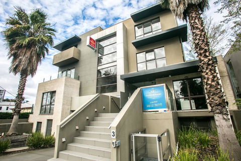 Comfy Kew Apartments - Accommodation Burleigh 2