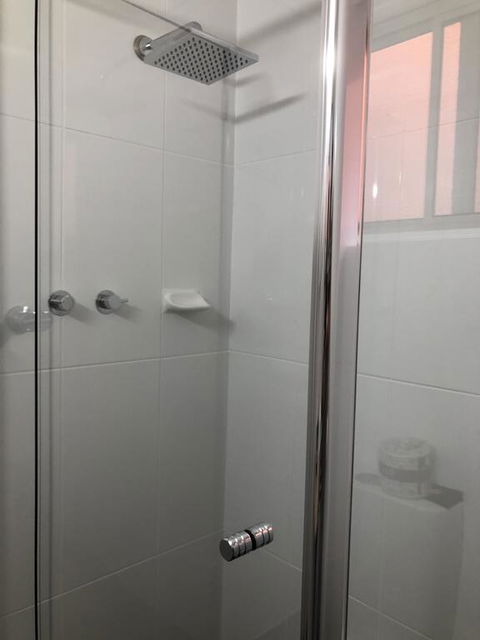 Commodore Motor Inn - Accommodation Burleigh 1