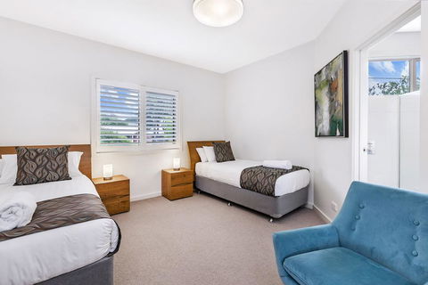 Connolly House - Accommodation Burleigh 3