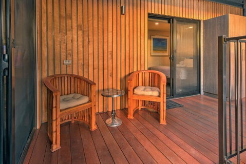 Containment Accommodation - Accommodation Burleigh 2
