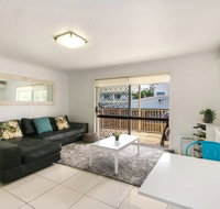 Contemporary 2 Bedroom Beachfront Apartment - Accommodation Burleigh
