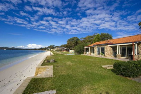 Cook St 4 - Salamander Bay - Accommodation Burleigh 0