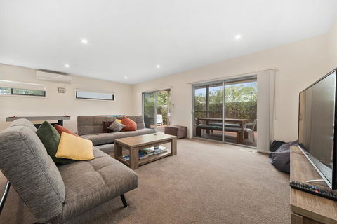 Cootamundra - Accommodation Burleigh 0