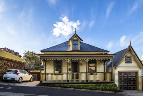 Corinda Contemporary - Accommodation Burleigh 0