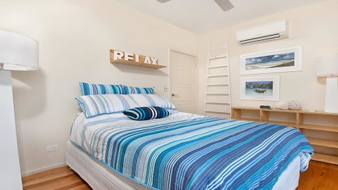 Costa Del Sol - WiFi And Austar - Accommodation Burleigh 3