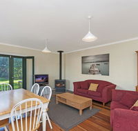 Cottage on James circa1855 - Modern historic - Accommodation Burleigh