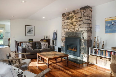 Cottage Watson - Accommodation Burleigh 0